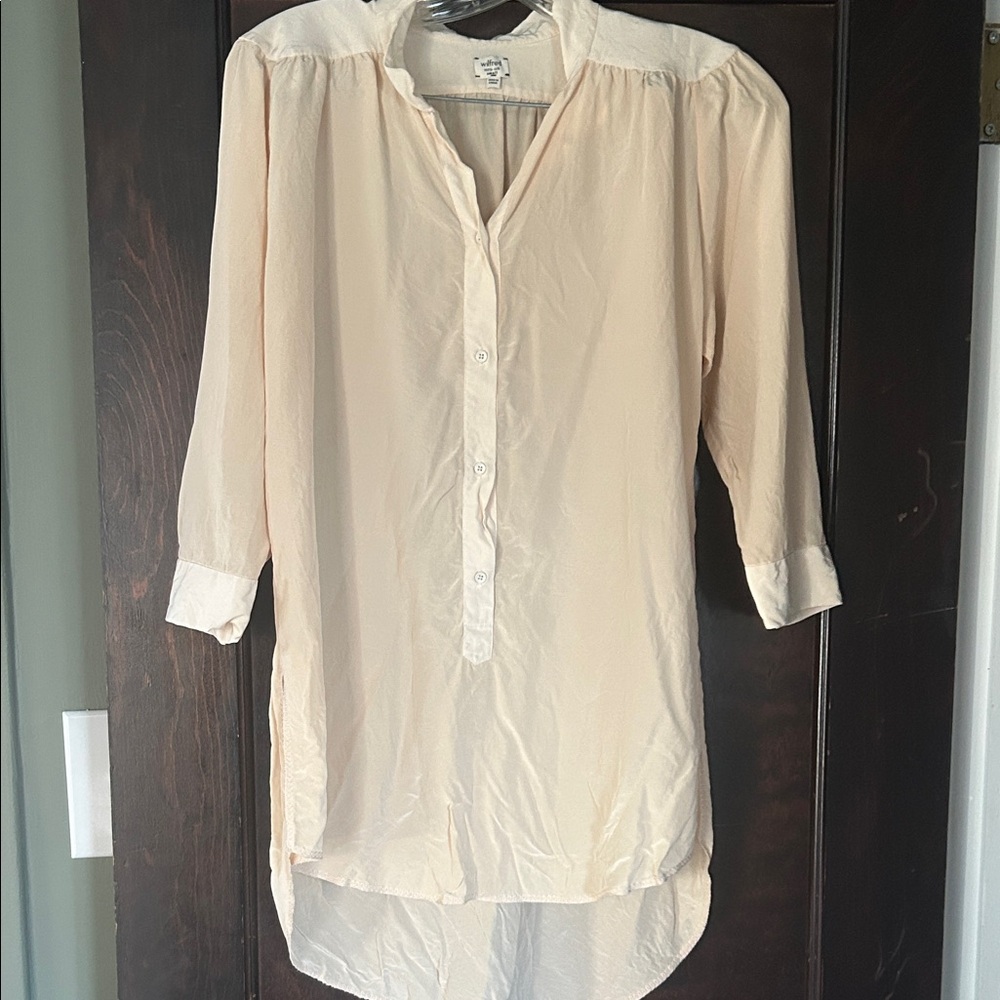 Aritzia Light Peach Button-Down Tunic Shirt 100% silk small